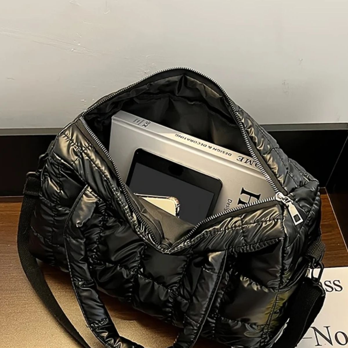 Bolso acolchado minimalista para trabajo, viajes y uso diario 3