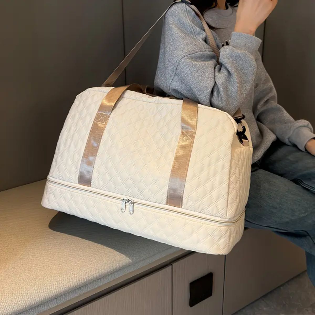 Bolso tote acolchado con multiples compartimientos 2